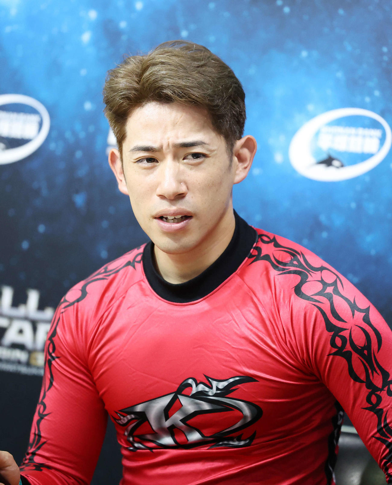 会心の逃げ切りで決勝進出を果たした新山響平（撮影・鈴木正人）