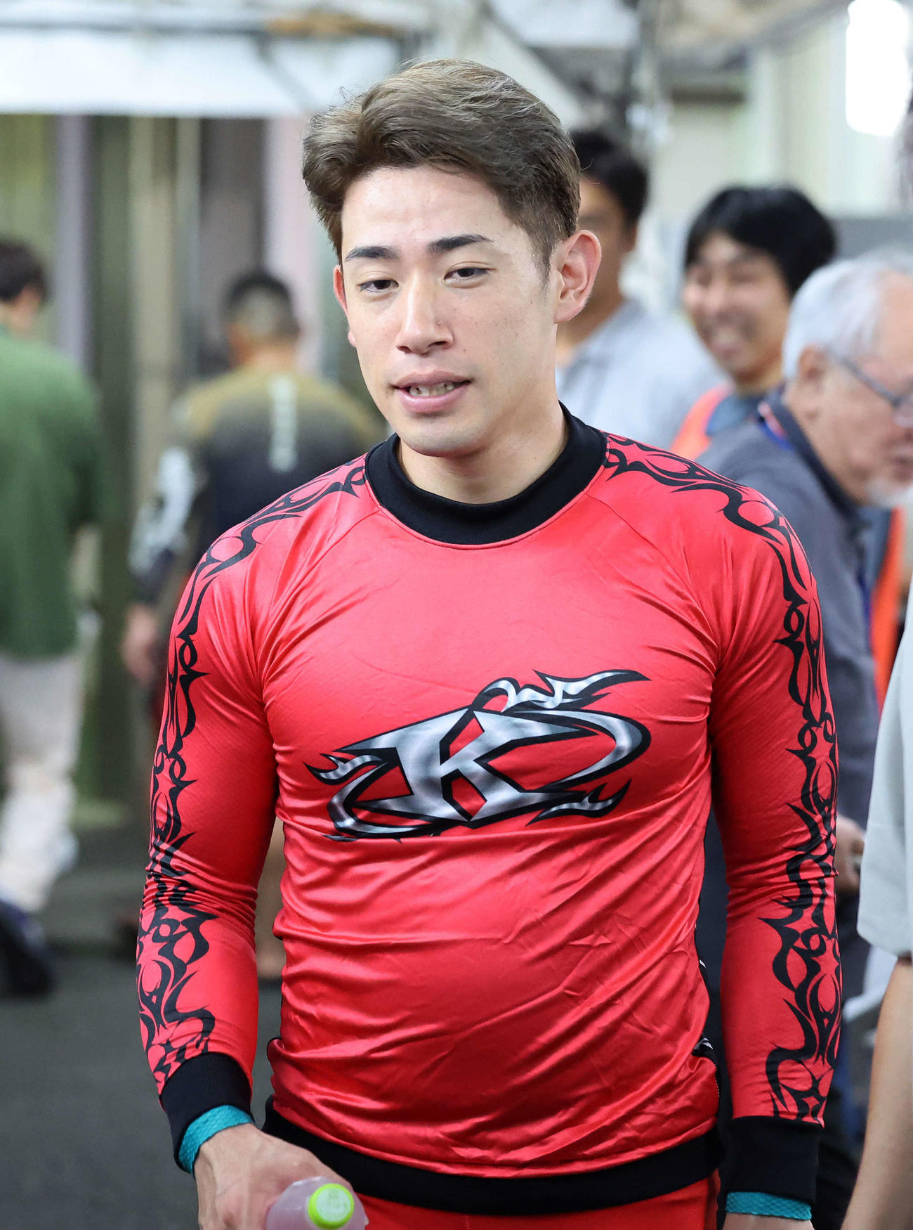 会心の逃げ切りで決勝進出を果たした新山響平（撮影・鈴木正人）