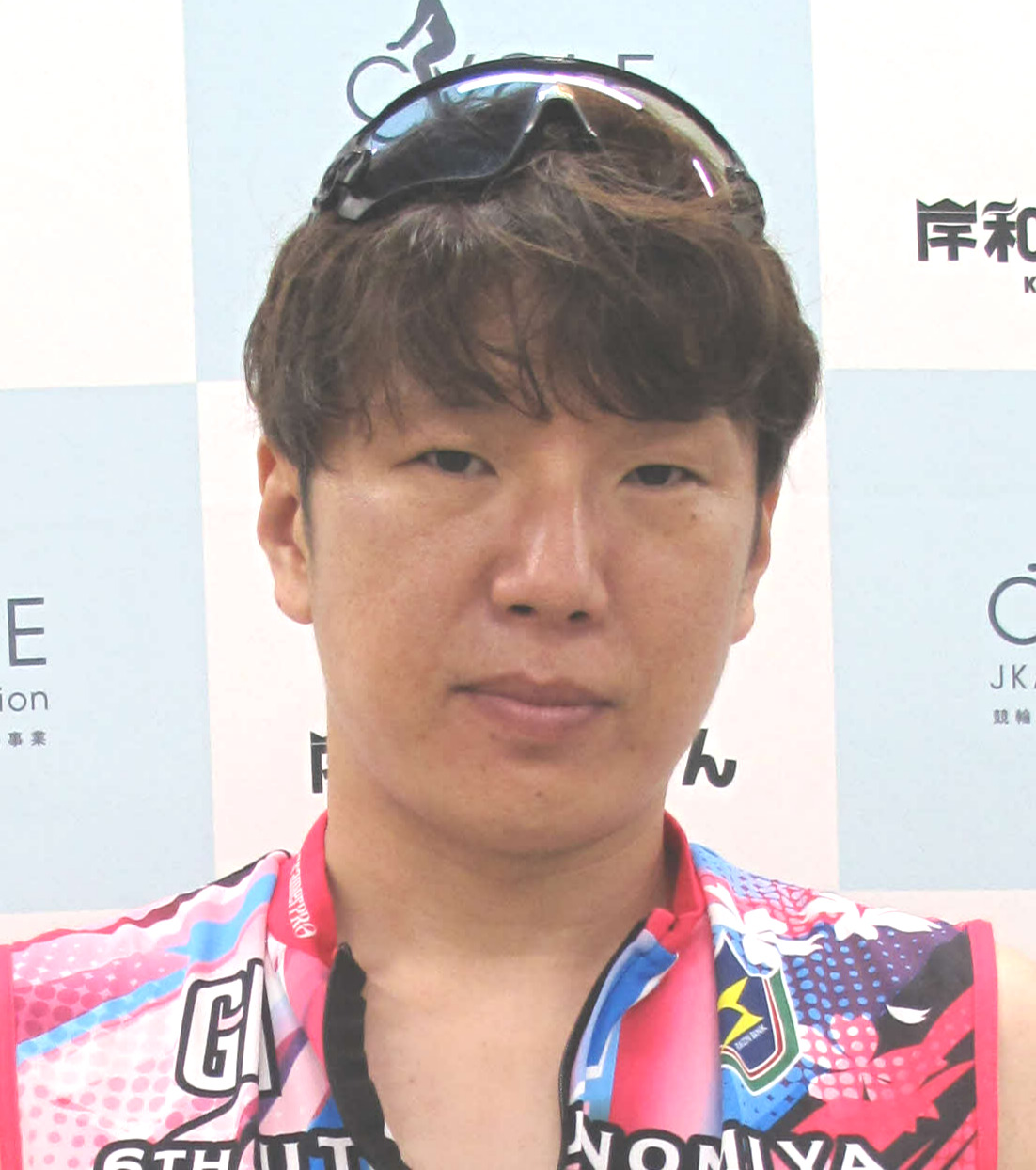 徳島コンビ追走から直線勝負に出る坂本健太郎