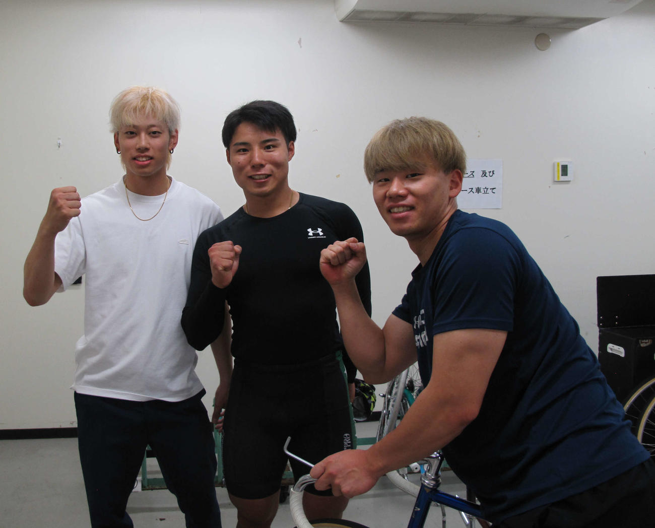 熊崎麻人（中央）は打倒・内山慧大（左）に闘志を燃やす。（右は浮島知稀）（撮影：和田年弘）