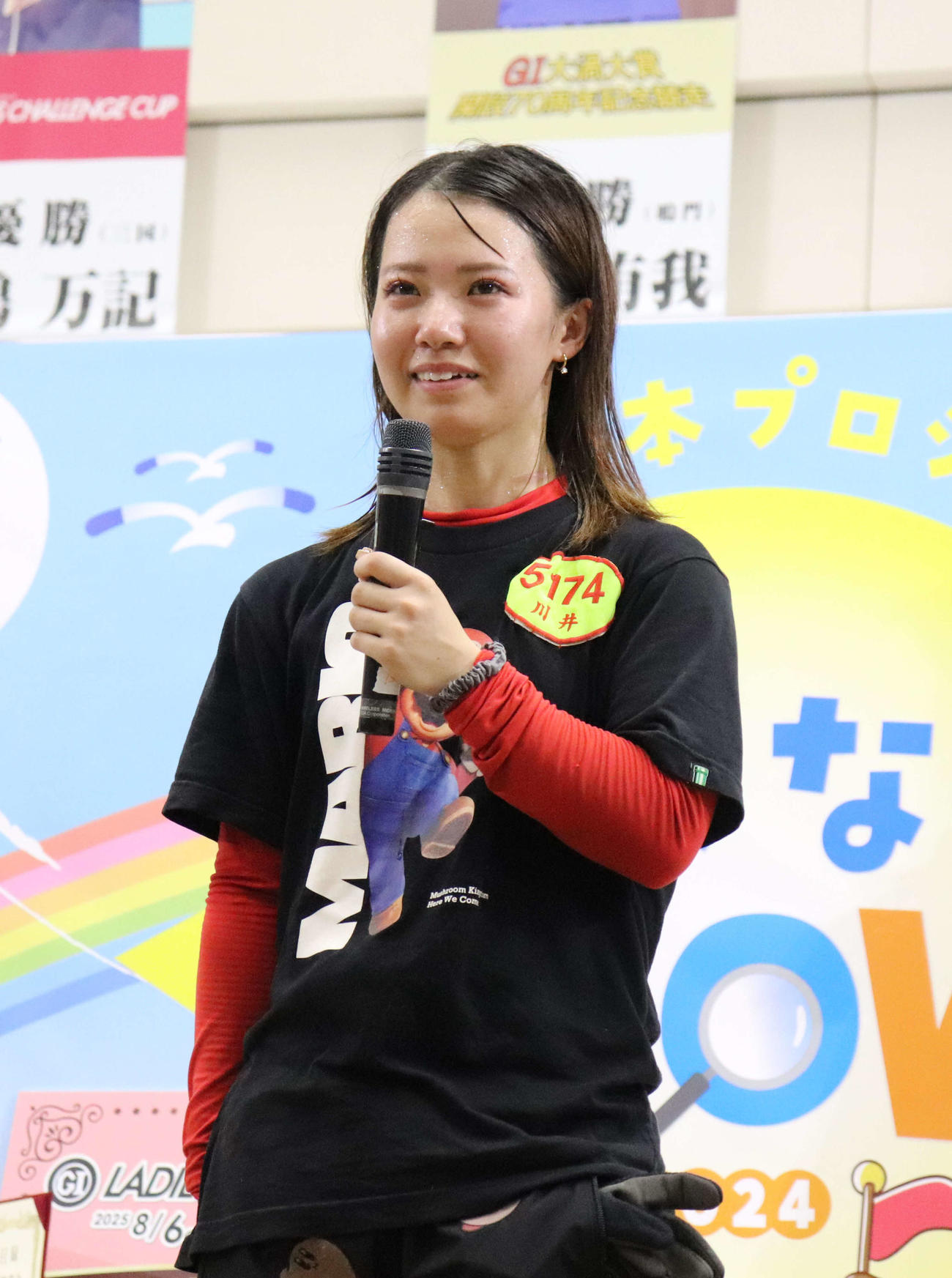 川井萌の優勝インタビューの様子