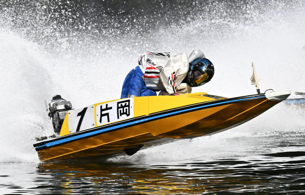 準優10R・1周2Mをトップで回る片岡雅裕