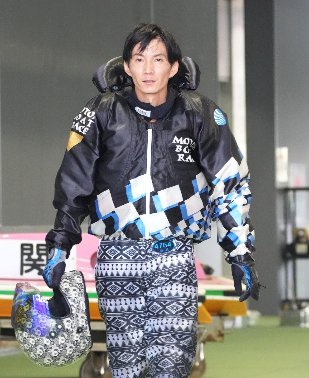 松尾充