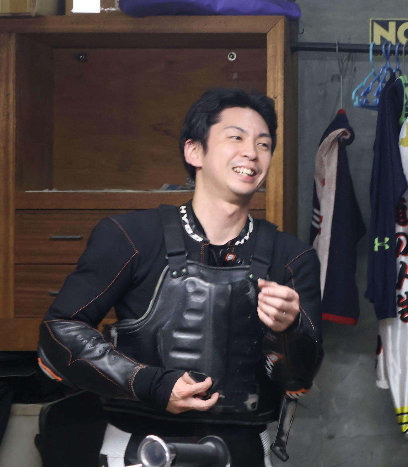 復帰初戦を快勝して笑顔の春本綾斗