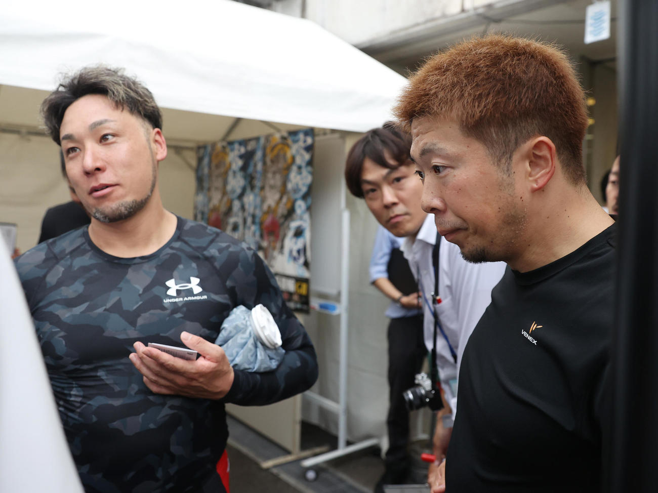 決勝戦に向け取材を受ける郡司浩平（左）と深谷知広（撮影・柴田隆二）