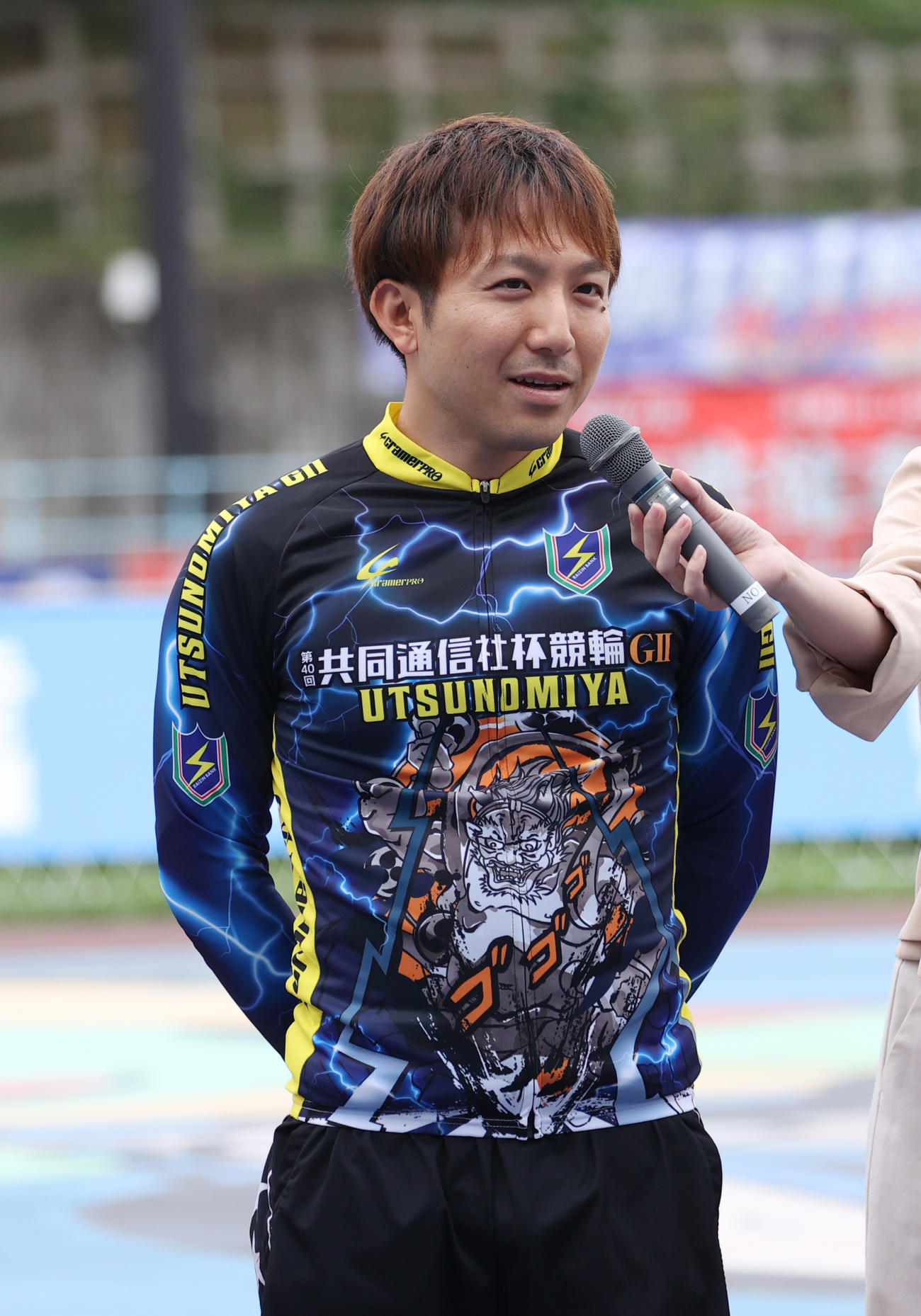 共同通信社杯、決勝競走特別選手紹介であいさつする恩田淳平（撮影・柴田隆二）