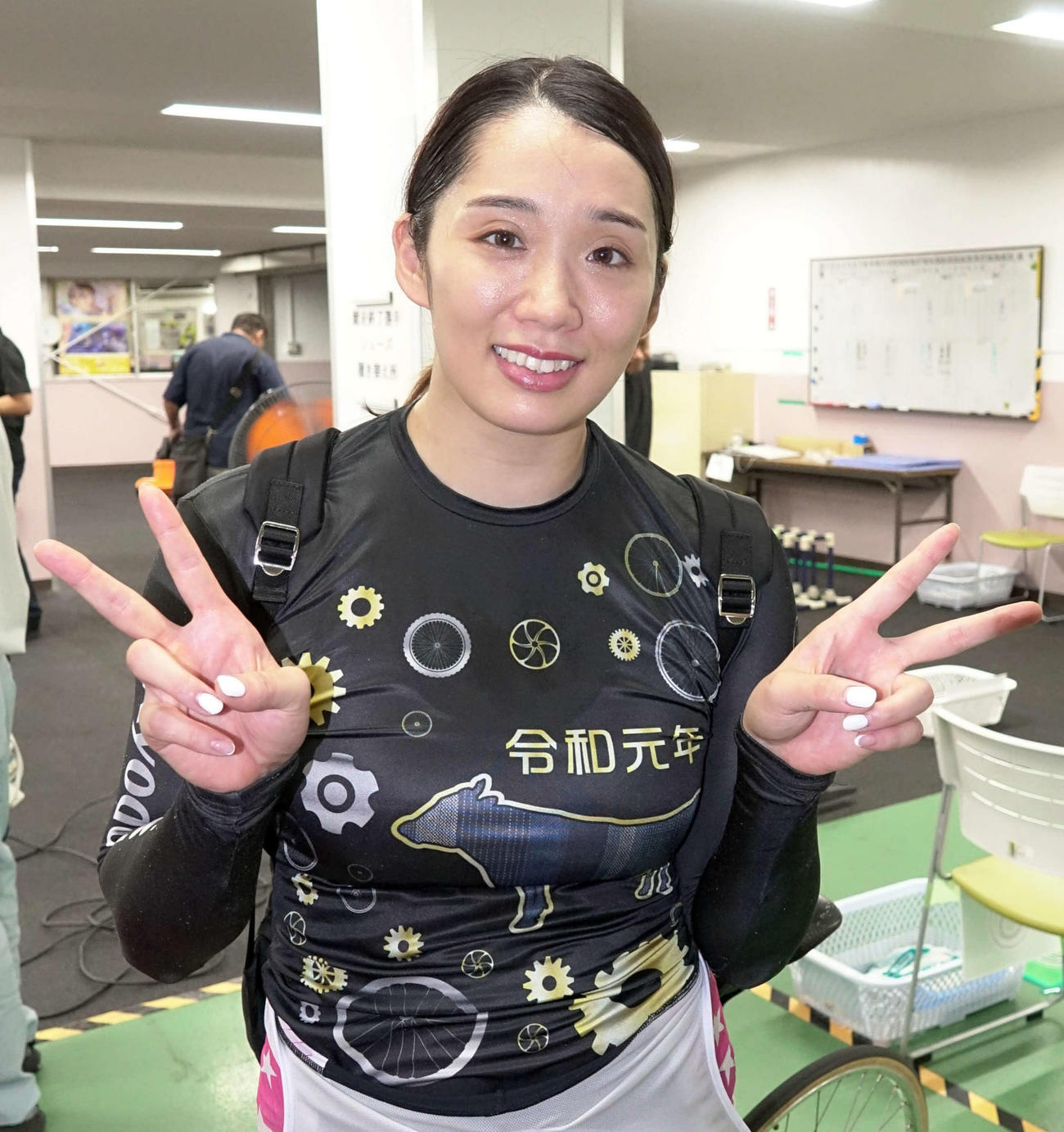 復調してきた吉川美穂は笑顔でVサイン