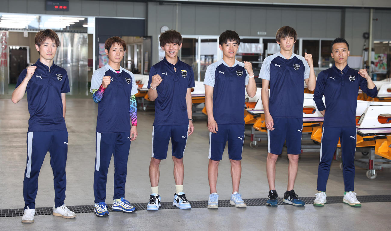 ヤングダービーのドリーム戦出場選手、左から佐々木完太、関浩哉、定松勇樹、羽野直也、小池修平、宮之原輝紀（撮影・柴田隆二）