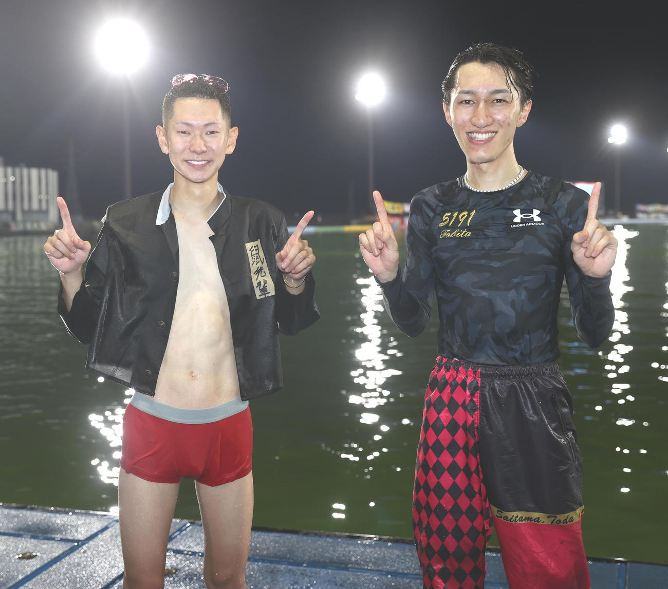 G1初勝利を挙げた飛田江己（右）と仲道大輔
