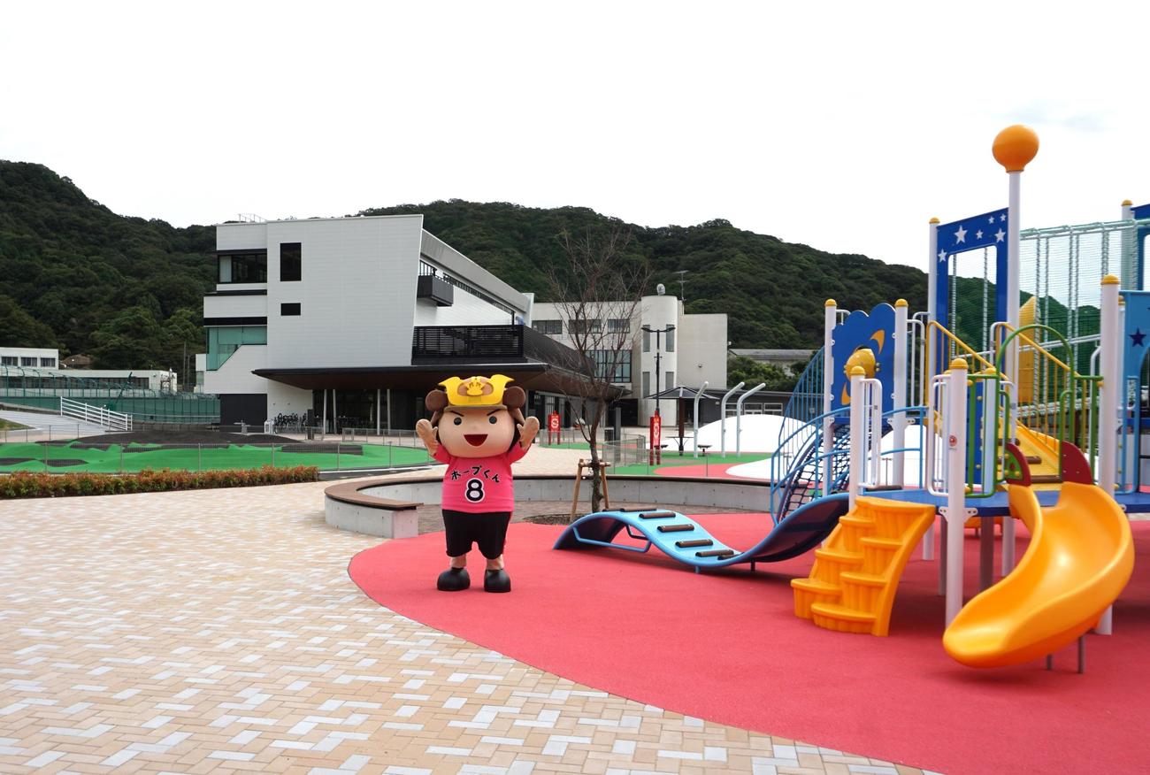 場内には子供用の遊具が併設された