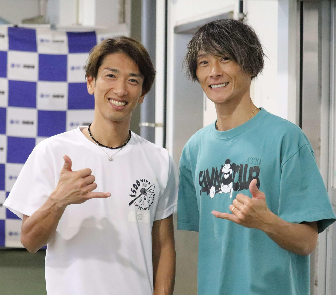 師弟ワンツーを目指す峰竜太（右）と安河内将