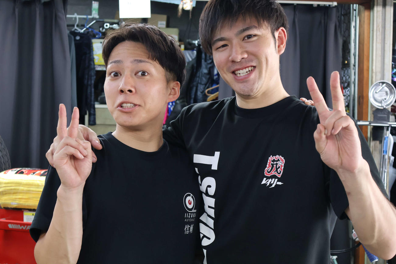1着の田中崇太と2着の石橋啓士（左）