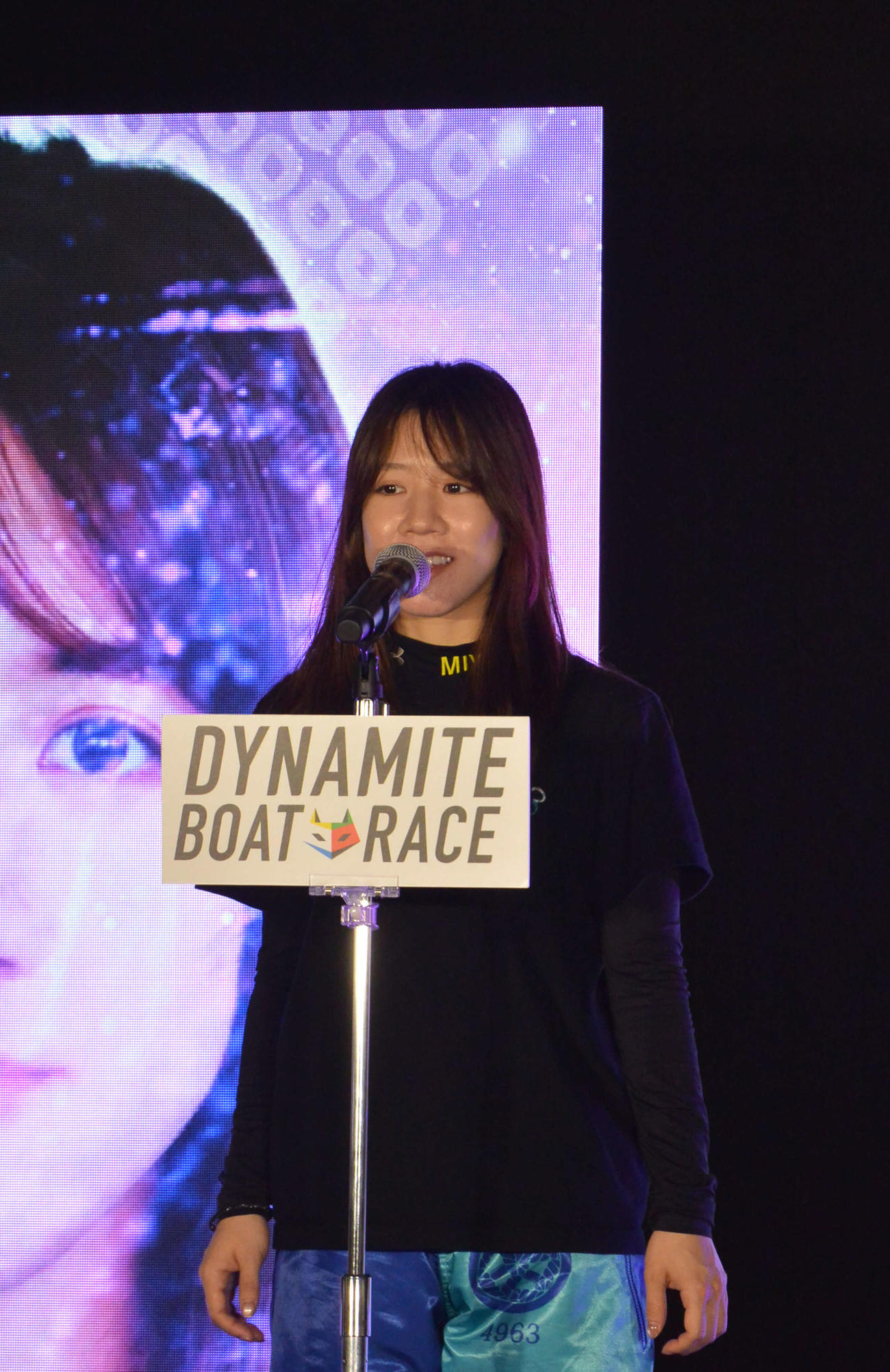 実森美祐が開会式に登壇するとファンから歓声が上がった