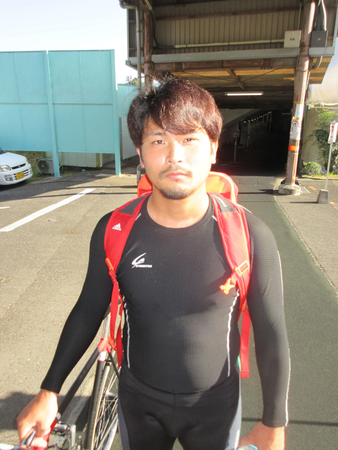チャレンジ1R一般戦は、土居佑次がバックまくりで通算100勝目を飾った