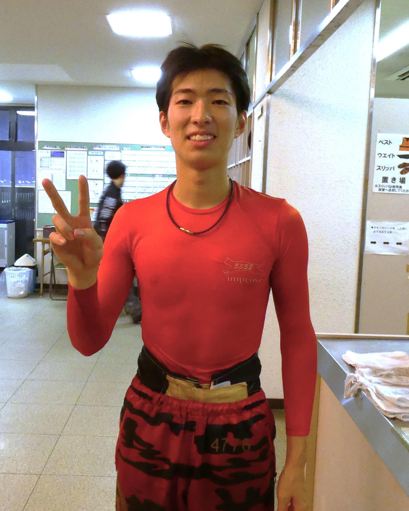 西岡蒼志の足は悪くない動きを見せる。デビュー初勝利に向けて突き進む（撮影・前原一樹）
