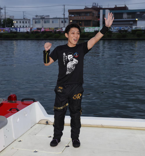 桐生 ボートレース】桐生順平が強烈なツケマイで悲願の地元SG初制覇！賞金