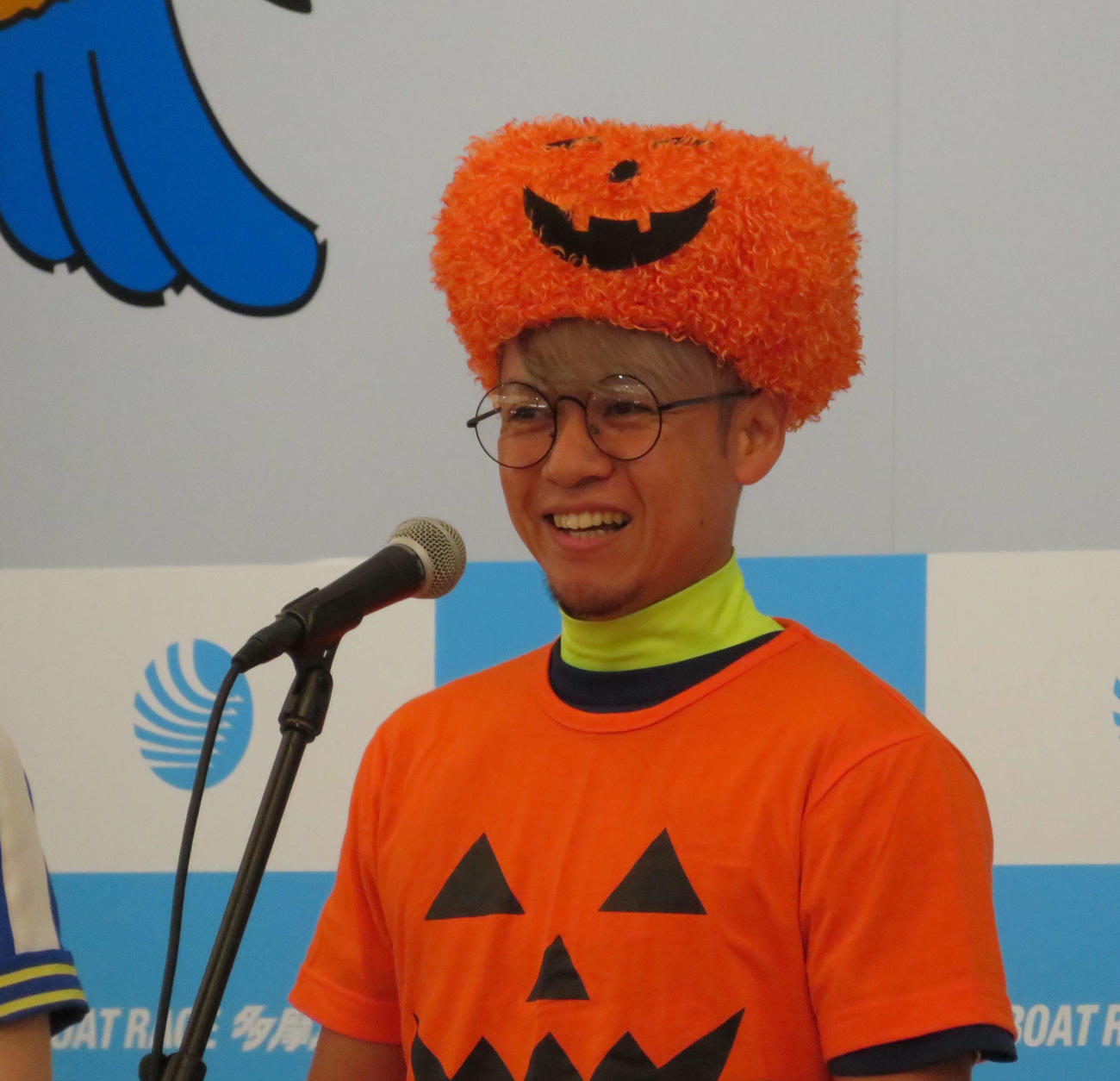 大トリの平本真之も仮装で盛り上げた
