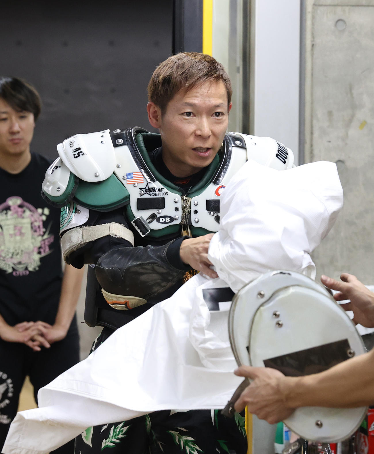 最終予選9Rで3着の佐藤貴也は勝負服を脱ぐ（撮影・柴田隆二）