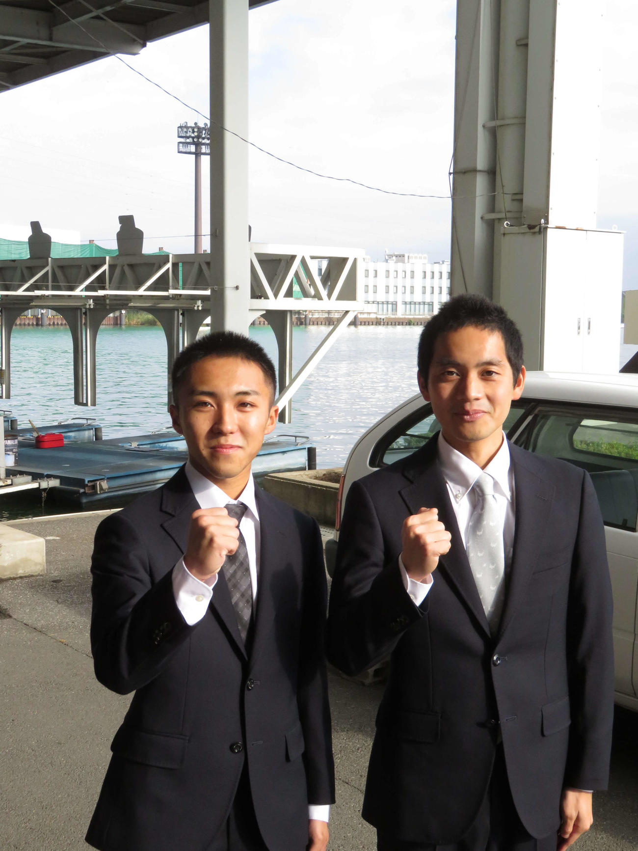 鳥居塚嶺王（左）と金子怜央（右）が初日にデビュー戦を迎える