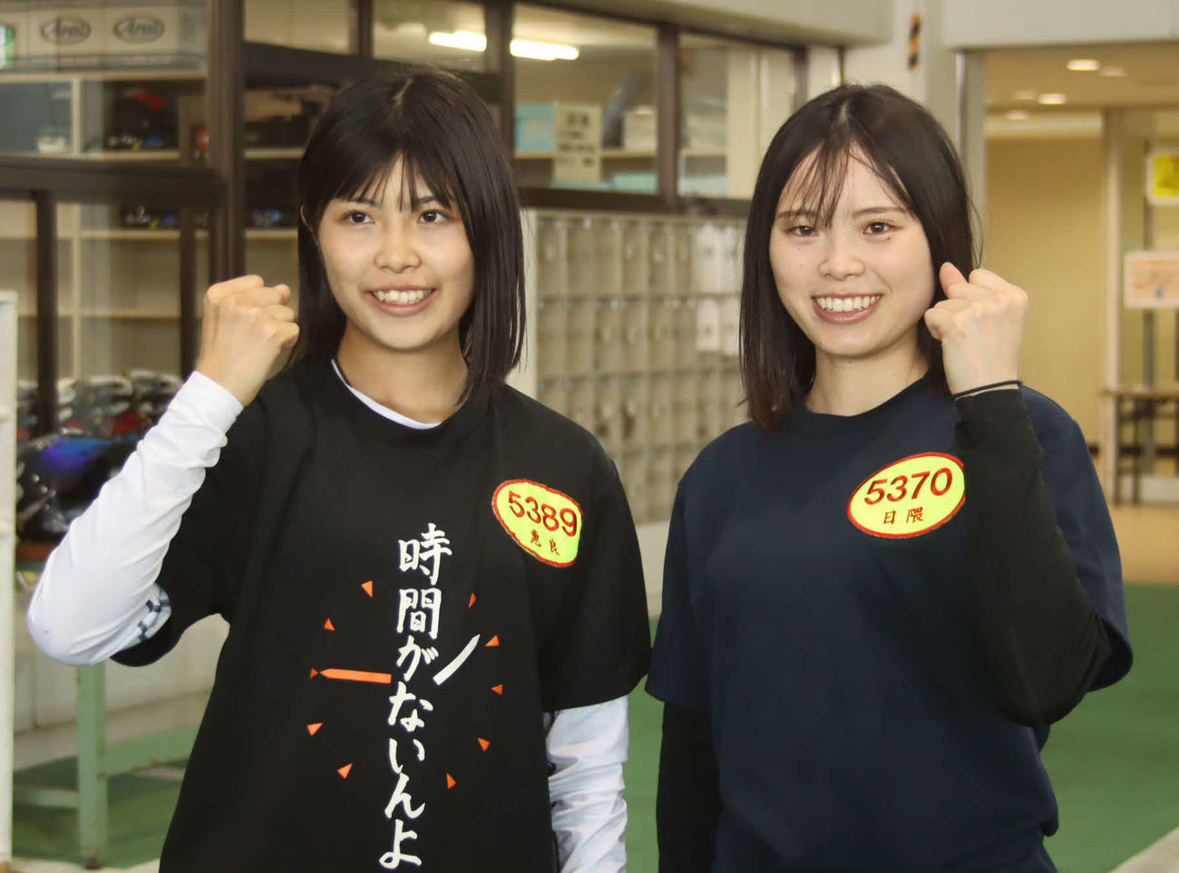福岡でデビューを果たした日隈茜（左）と恵良琴美
