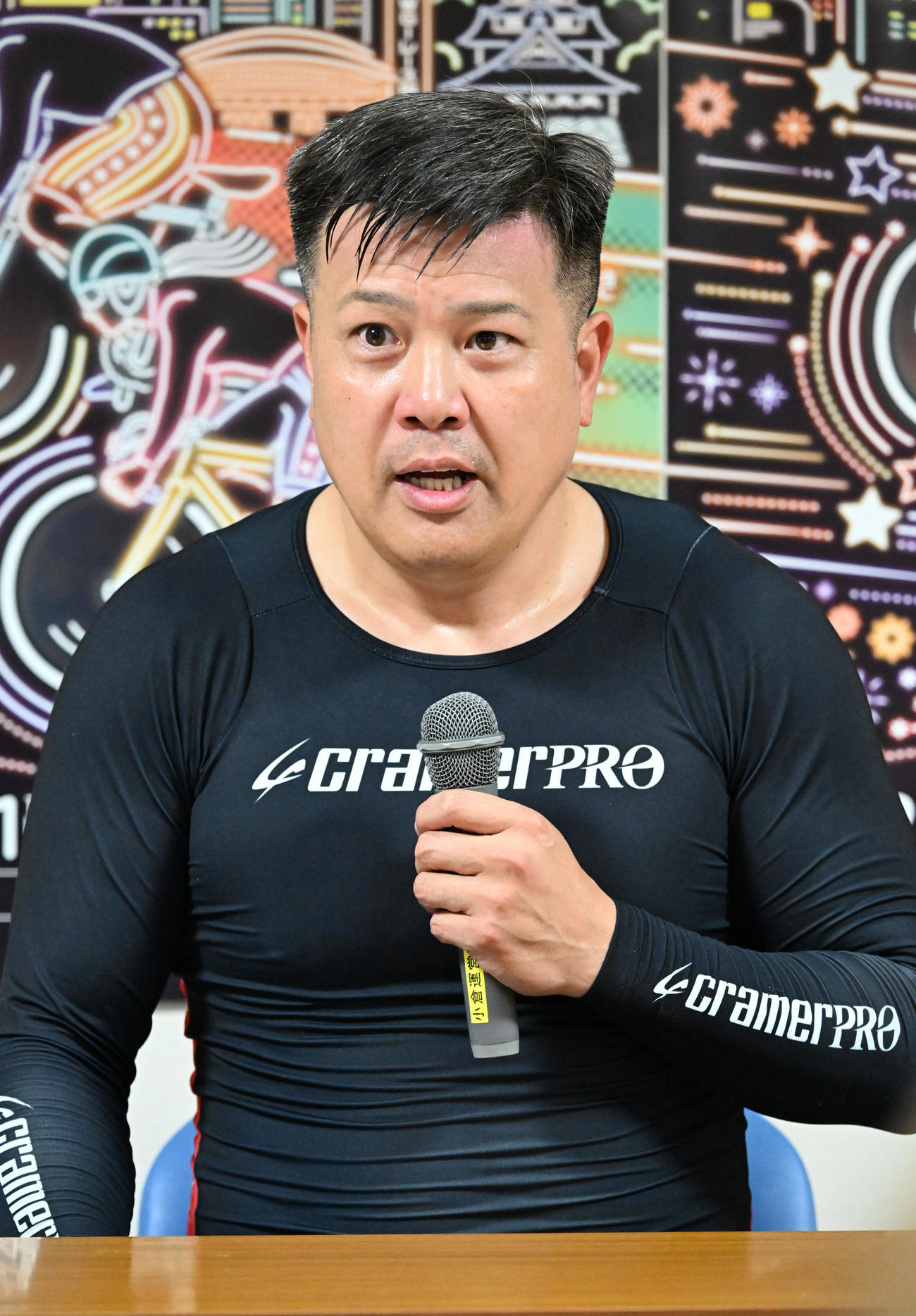 4R1着の荒井崇博（撮影・林敢治）