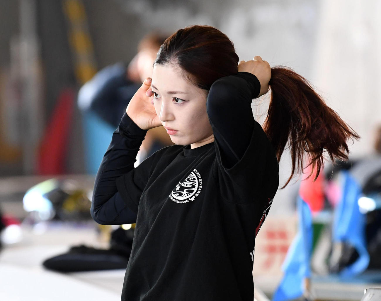厳しい表情の西橋奈未（撮影・前岡正明）