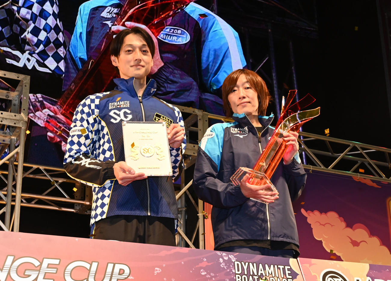 優勝を果たした4494河合（左）と4208三浦（撮影・林敢治）