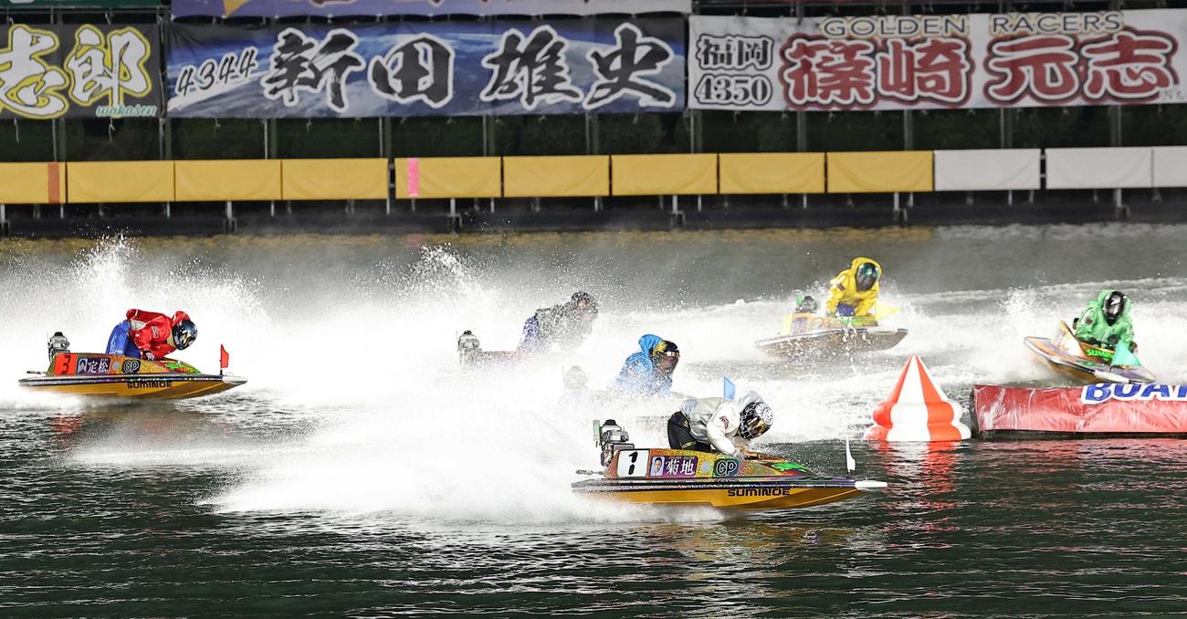 【12R・2M】1位で通過する菊地孝平（撮影・上田博志）