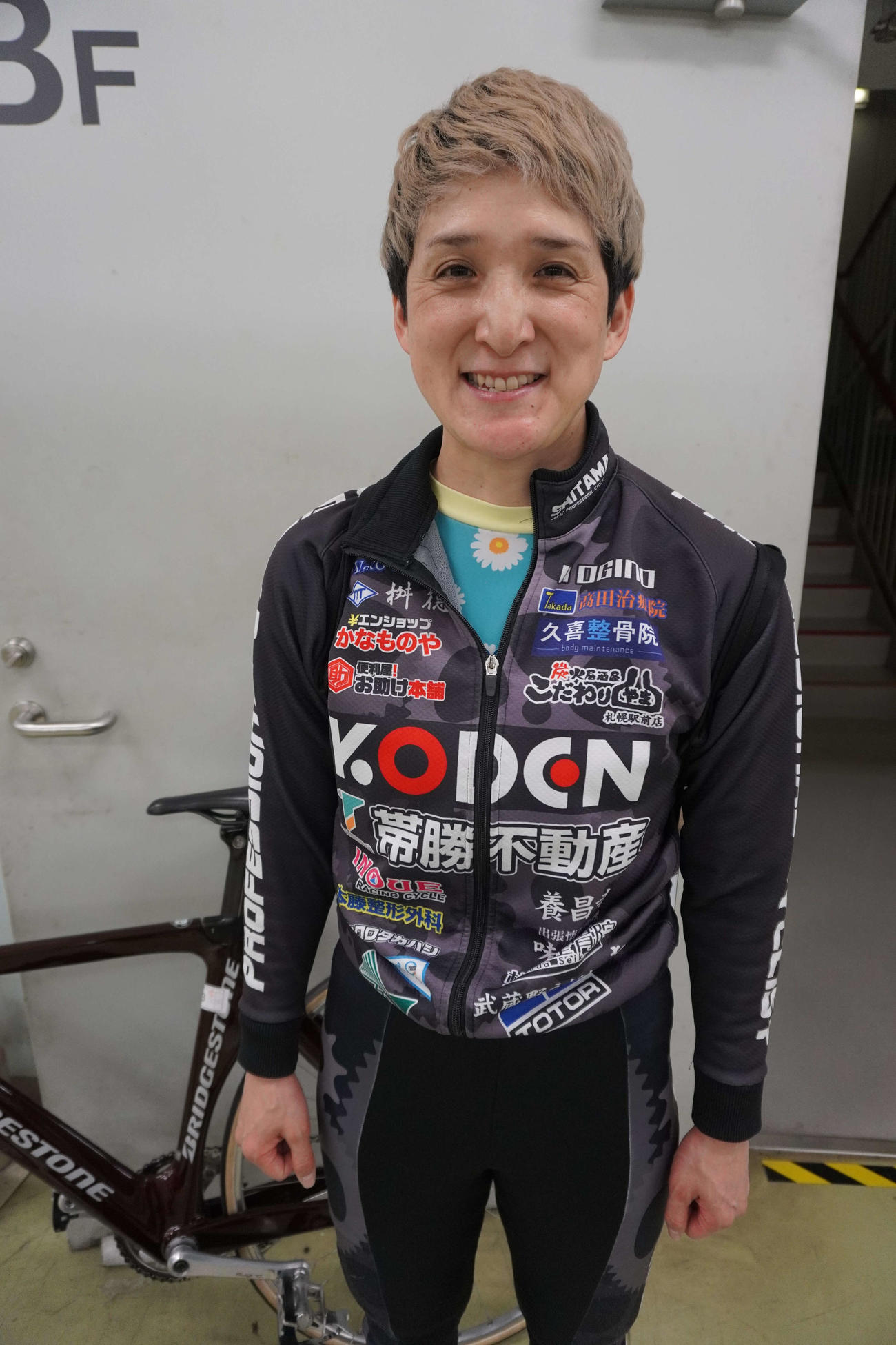 【競輪】高橋梨香はきっちり2着発進でバンクへの苦手意識を克服 予2も俊敏に立ち回る/高知 - 競輪写真ニュース : 日刊スポーツ