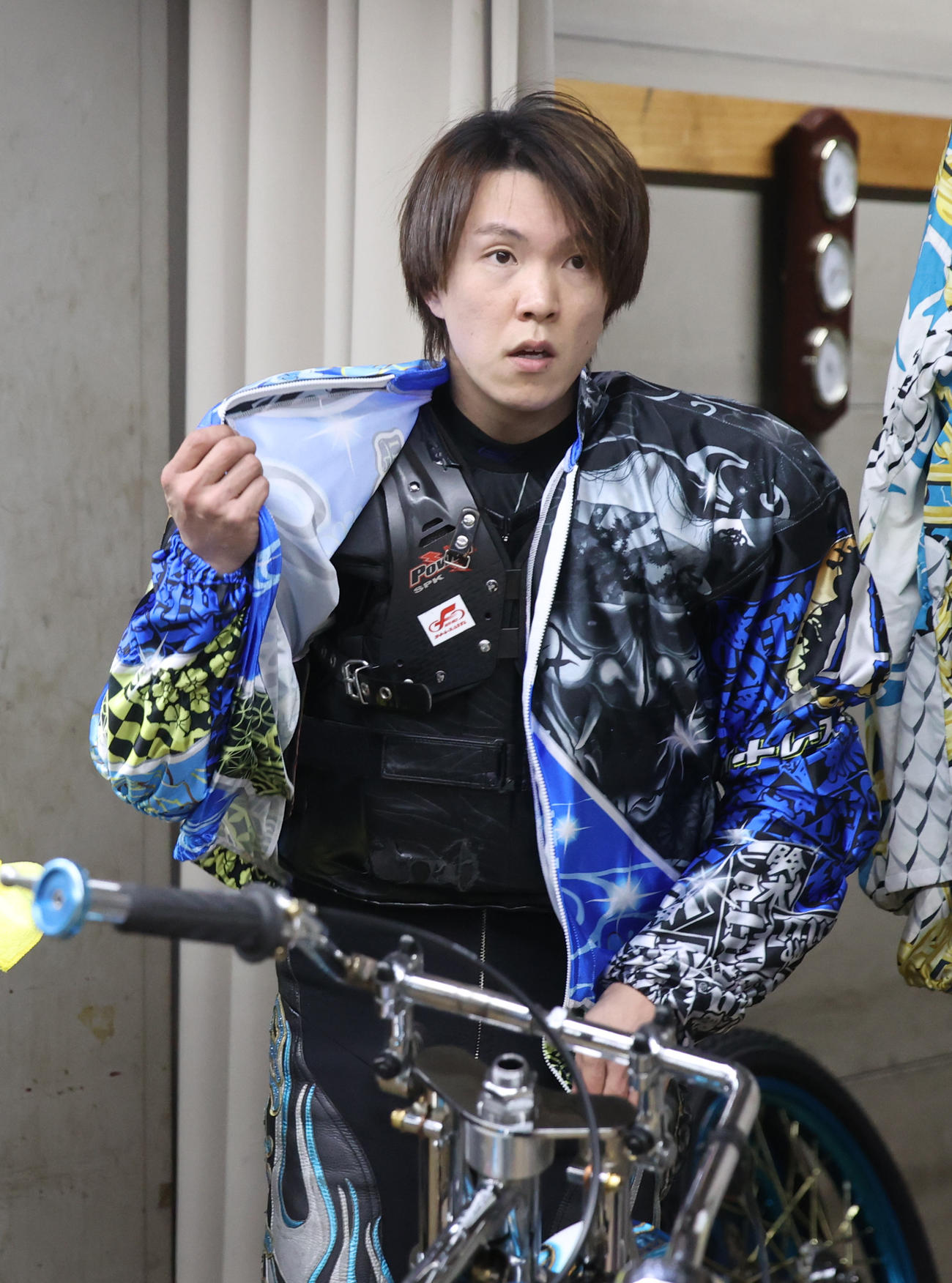 SS・TR4回戦12Rで3着の鈴木圭一郎は勝負服を脱ぐ（撮影・柴田隆二）