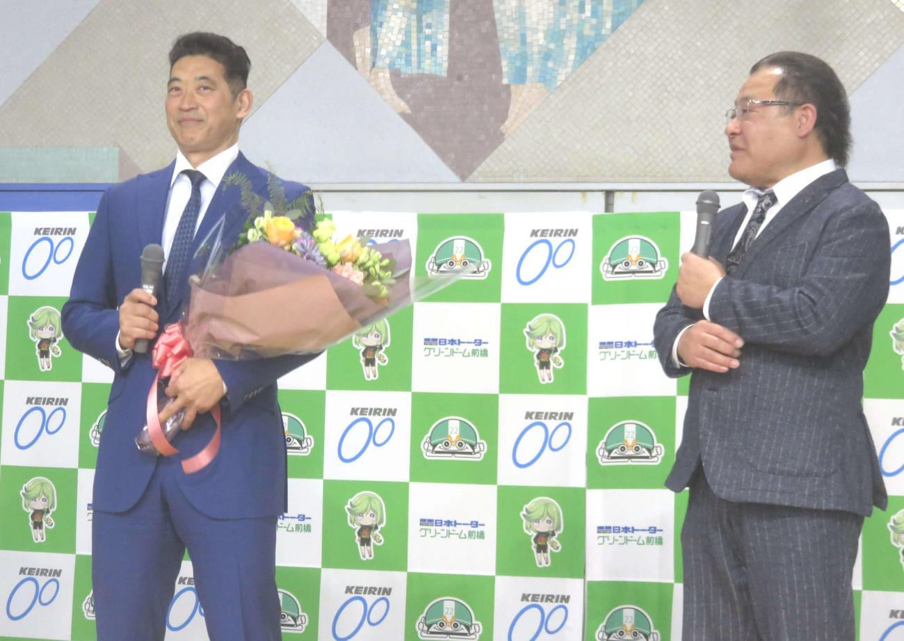 トークショーを行った神山雄一郎氏（左）と後閑信一氏