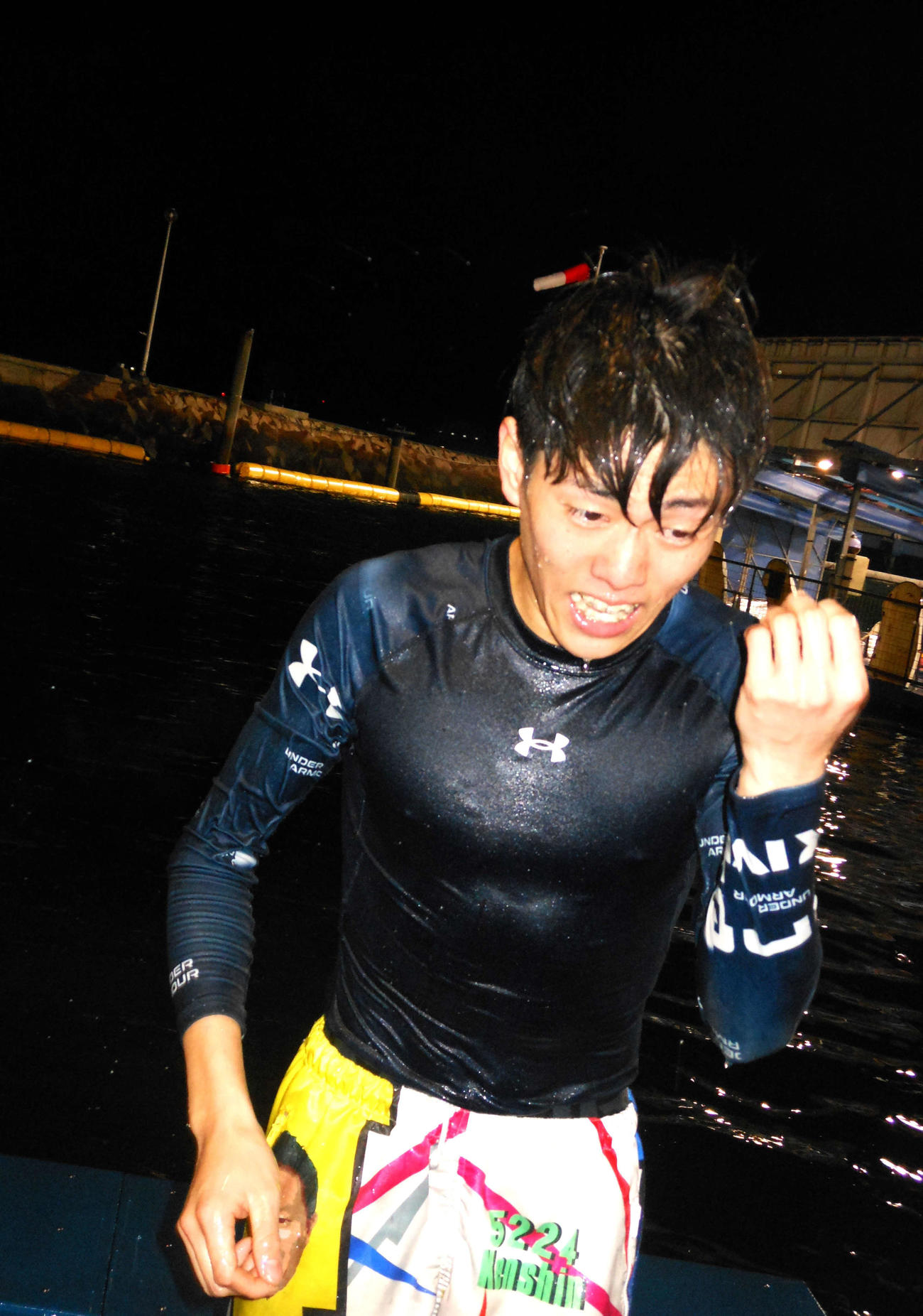水神祭を終えてピットに上がった西岡顕心