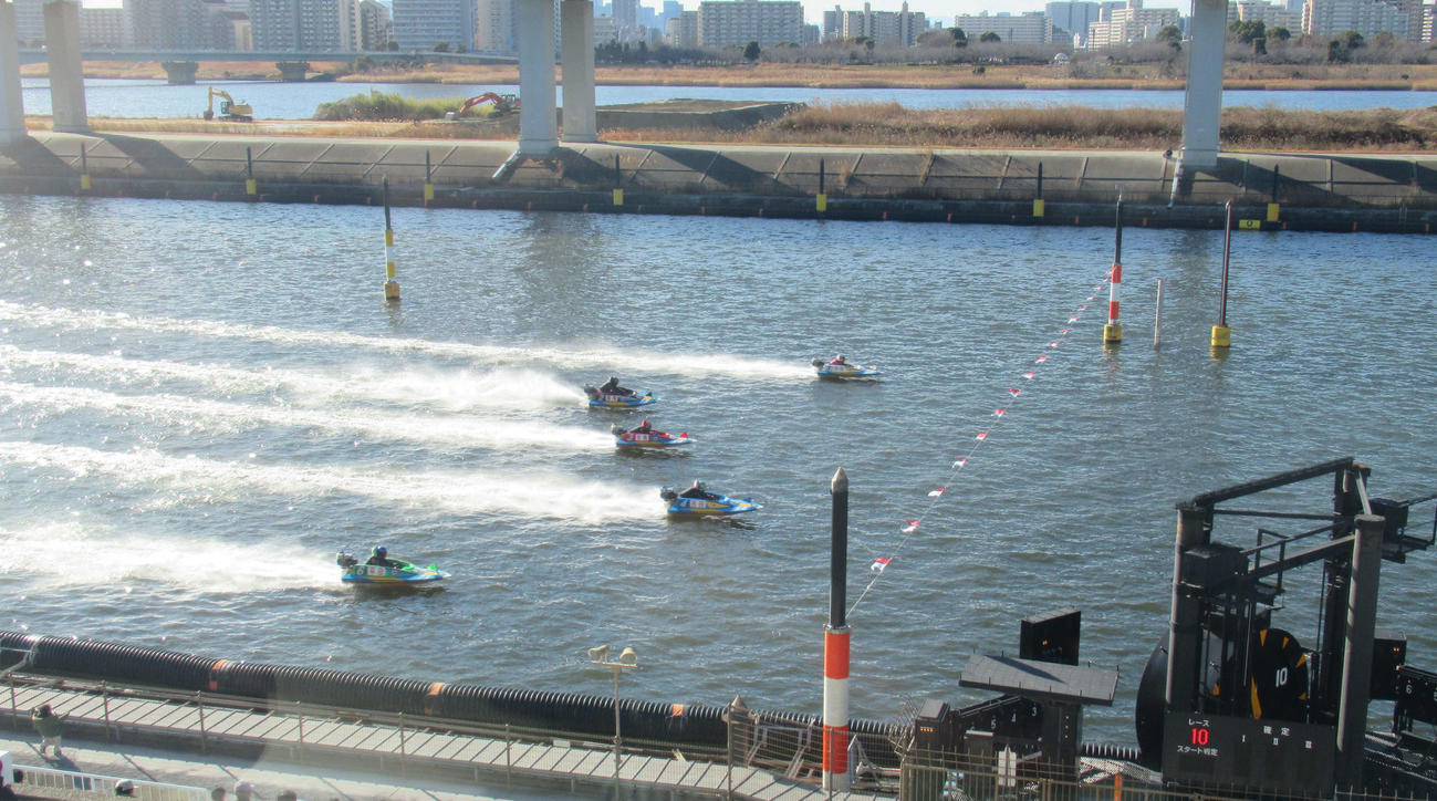 12R優勝戦スタート特訓1本目（9R後）。45メートル過ぎ。スリットはバラバラ。今井裕梨と吉田彩乃がしっかり踏みこんだ