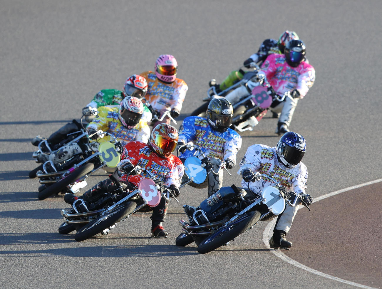 優勝戦12R、1着青山周平（1）、2着鈴木宏和（3）、3着金子大輔（4）（撮影・柴田隆二）