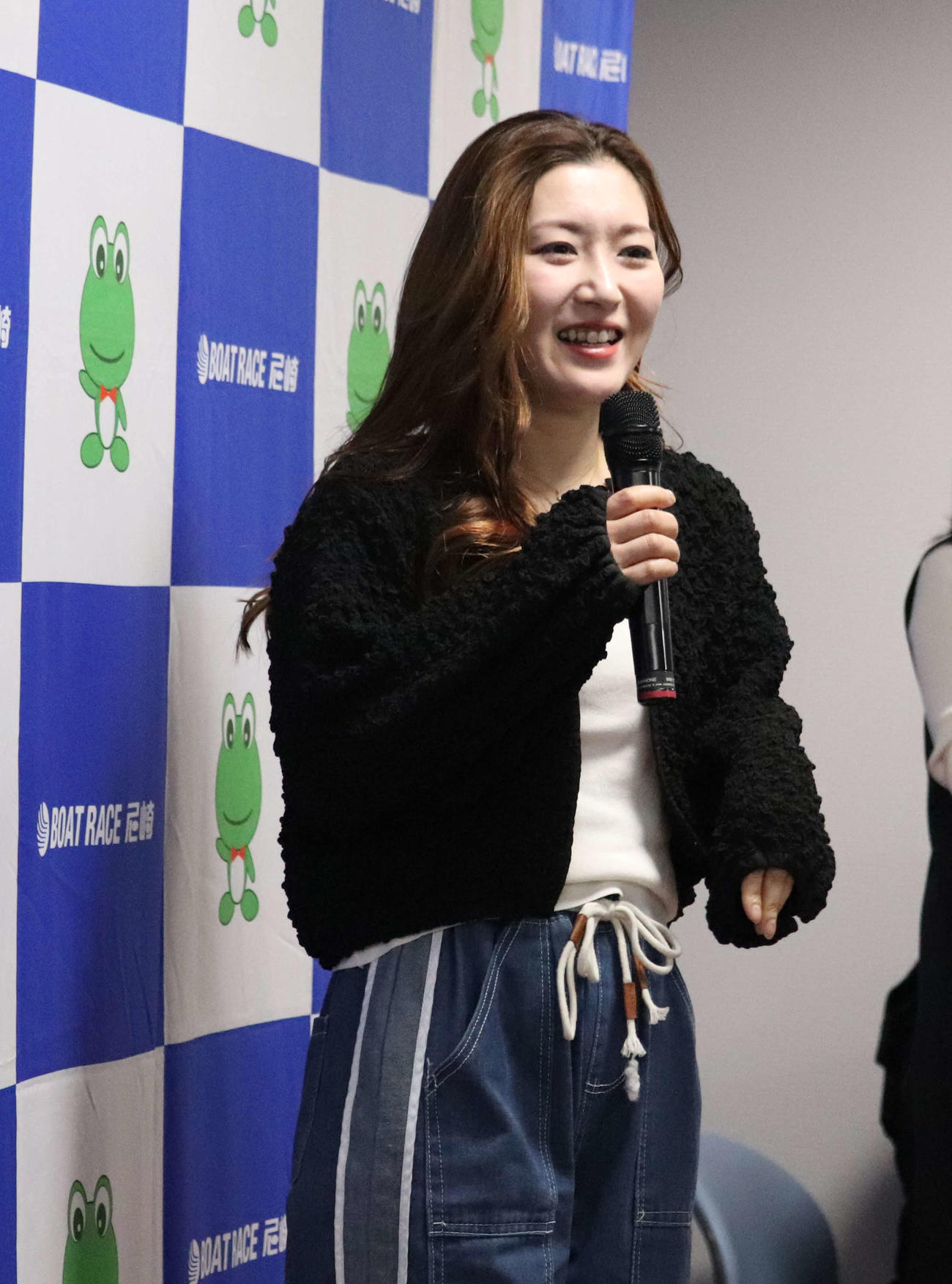 西橋奈未のトークショーが行われた