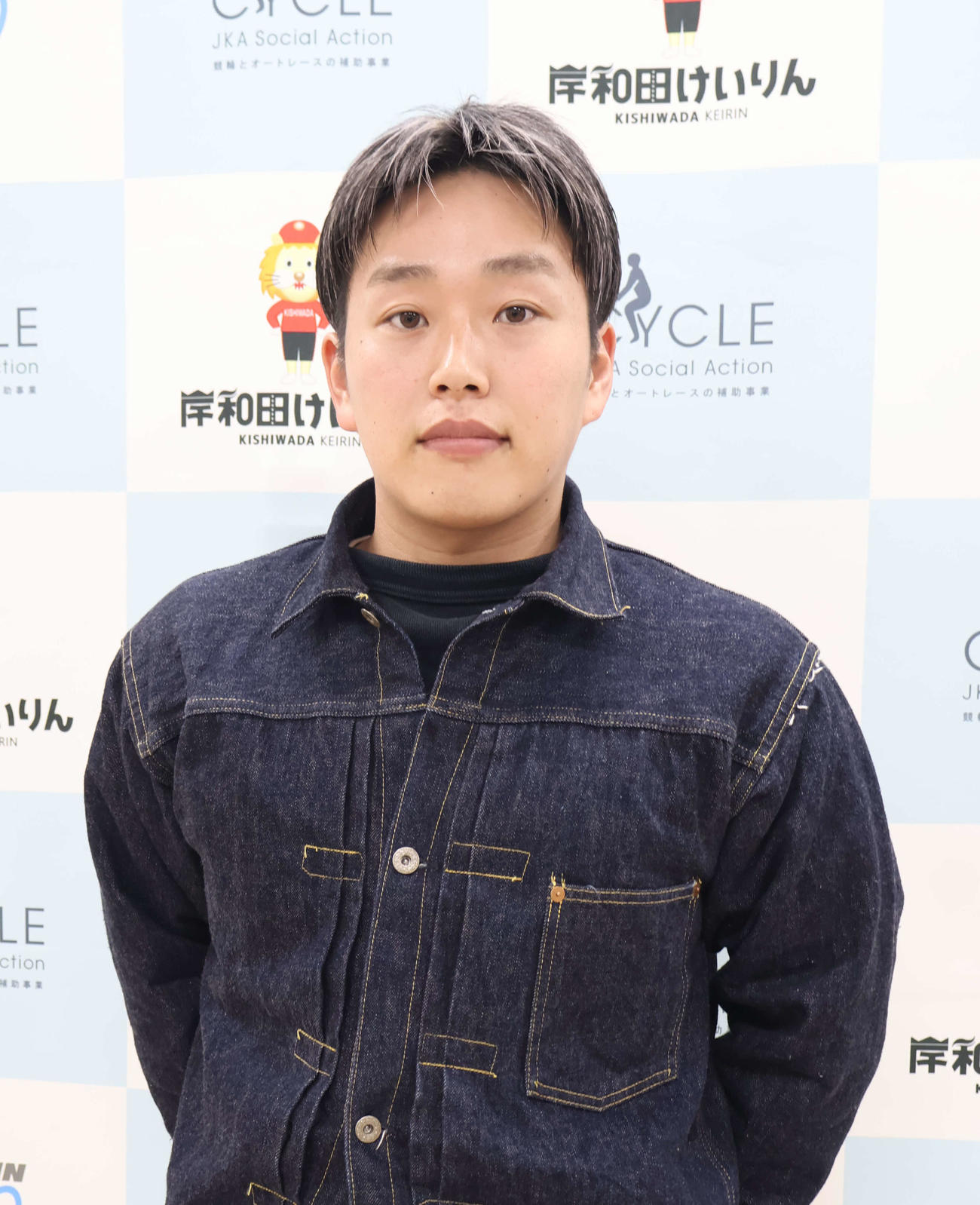 左膝負傷の酒井拳蔵が復活を目指して奮戦する（撮影・山田敏明）