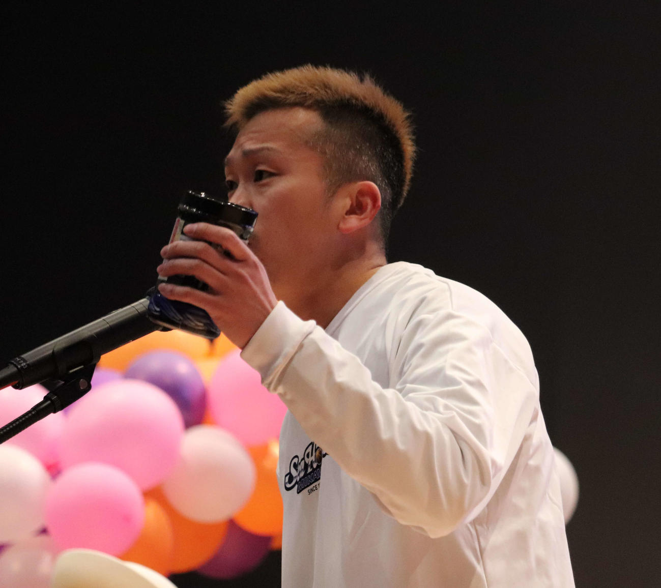 西山貴浩が篠島産のノリをPR