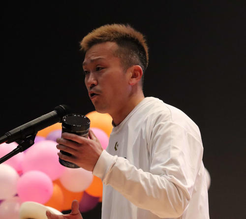 ボートレース】西山貴浩、地元海苔をお歯黒姿でPR「食べ過ぎるとこう