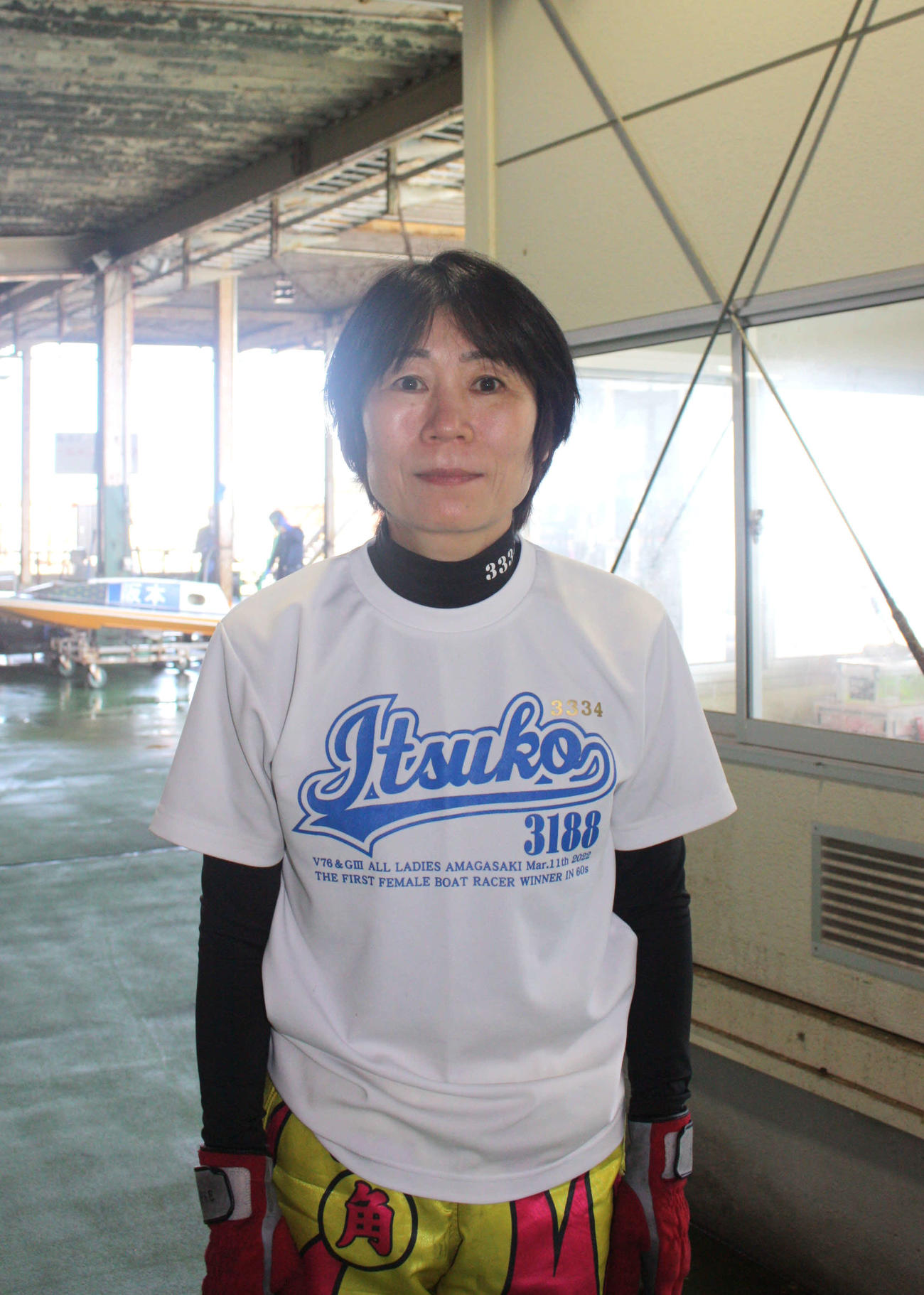 日高逸子Tシャツを着た角ひとみが地元の意地を見せる