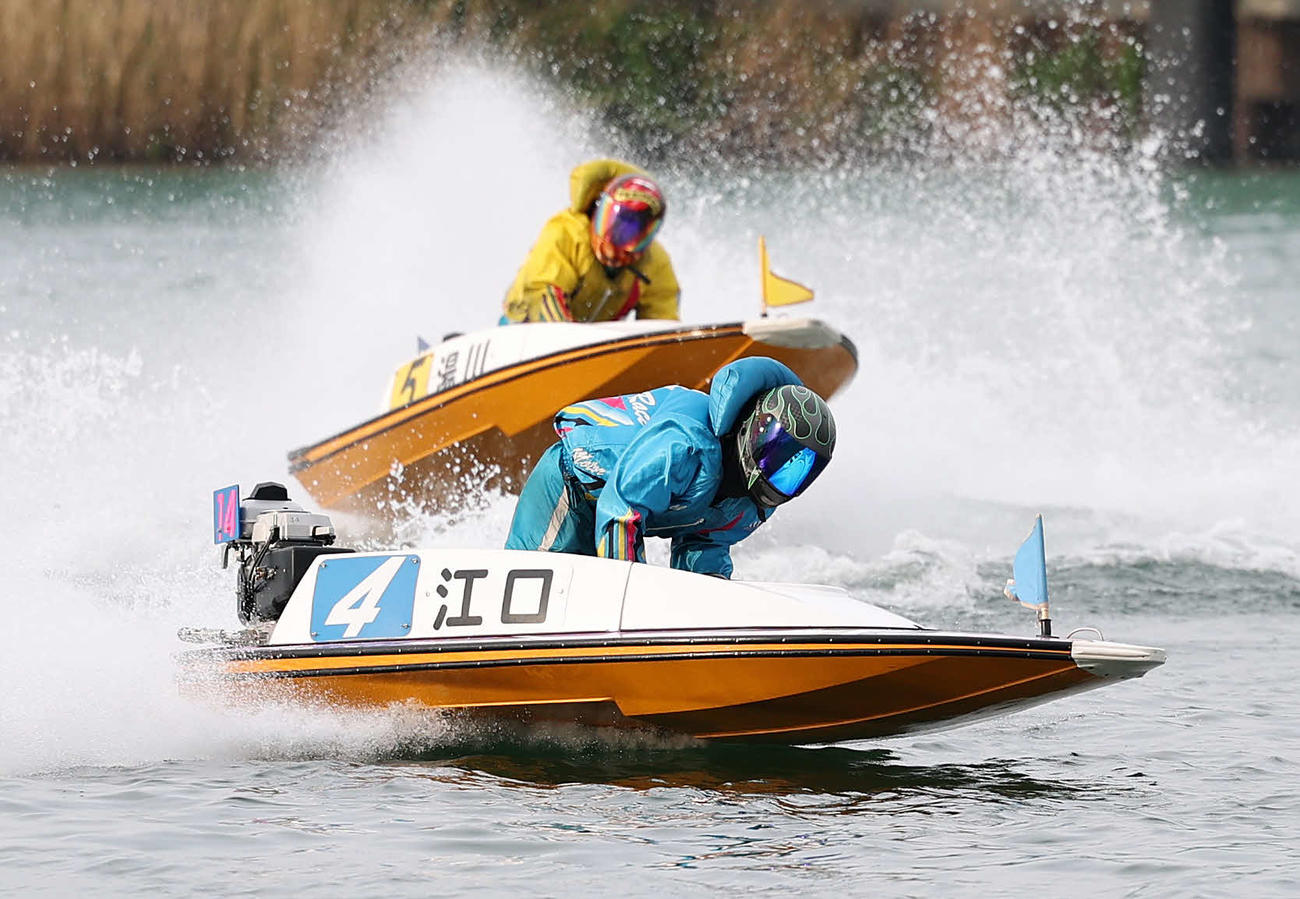 桐生4R　江口（手前）が制した1周2M（撮影・鈴木正人）