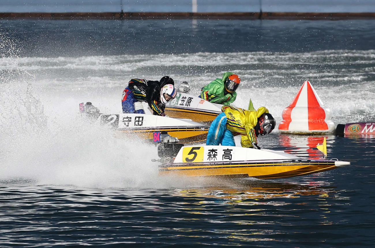 桐生8R　森高（手前）が制した1周2M（撮影・鈴木正人）