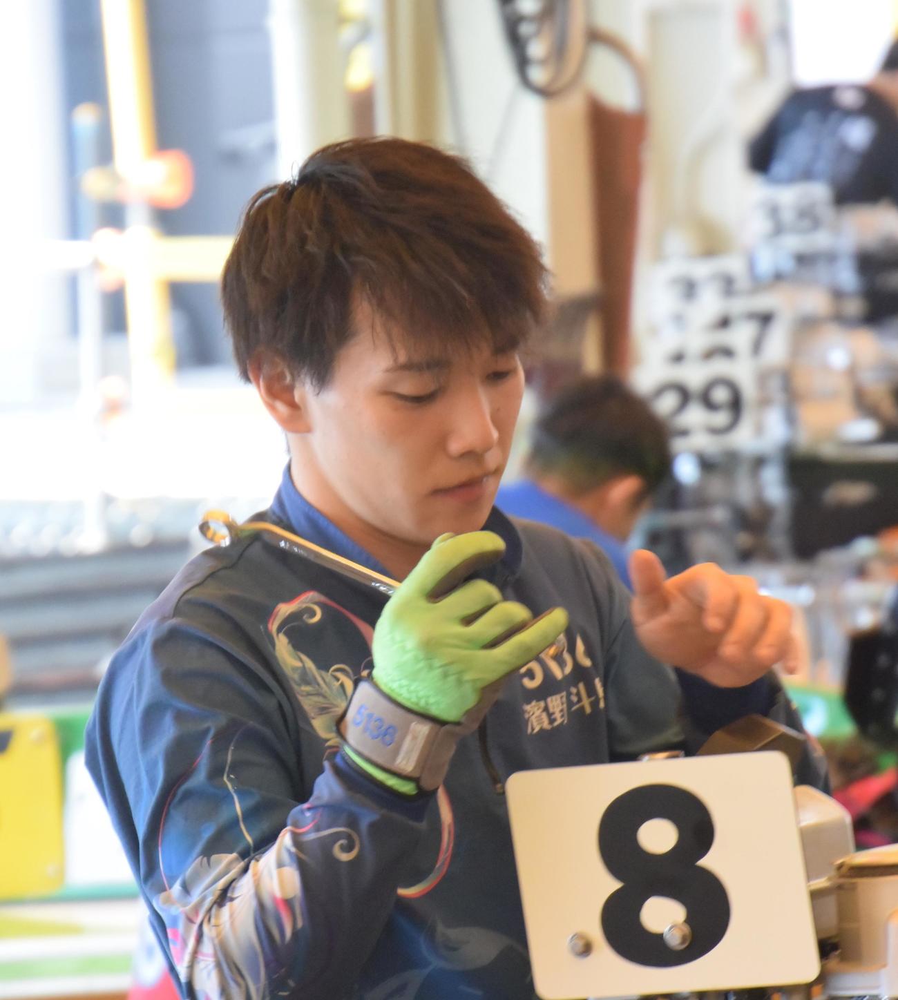 浜野斗馬が8号機のパワーをさらに引き出す