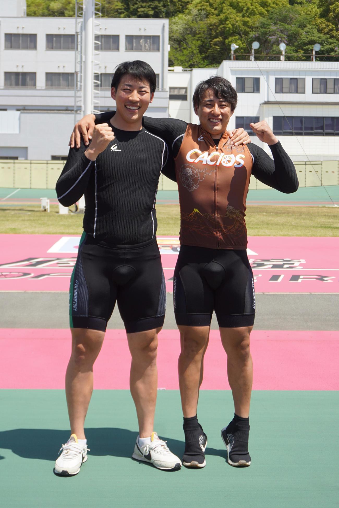 右近陸人（右）と利川寛太のルーキー2人が地元ファンの激励を受けた