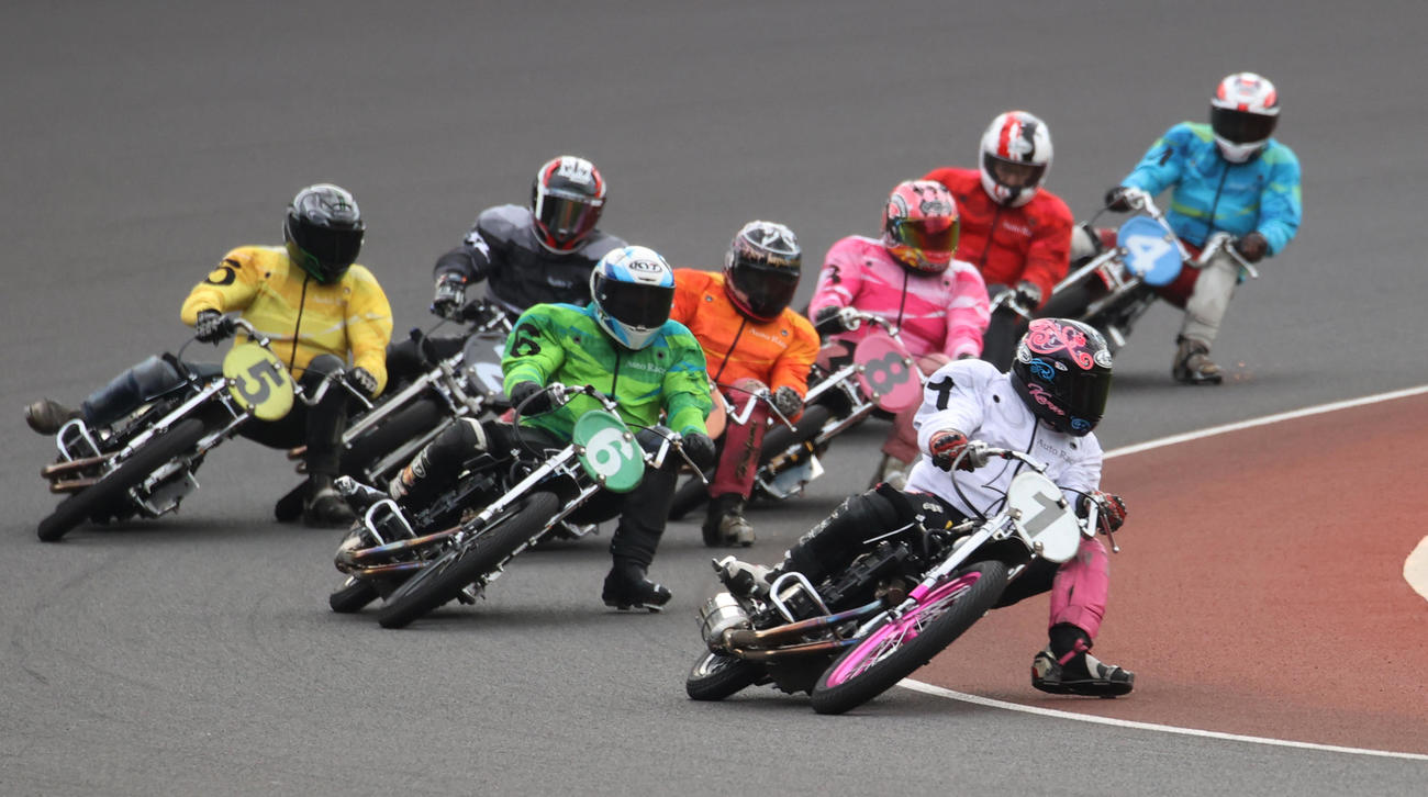 最終予選6R、1着小椋華恋（1）、2着松本康（6）、3着松尾啓史（7）（撮影・柴田隆二）