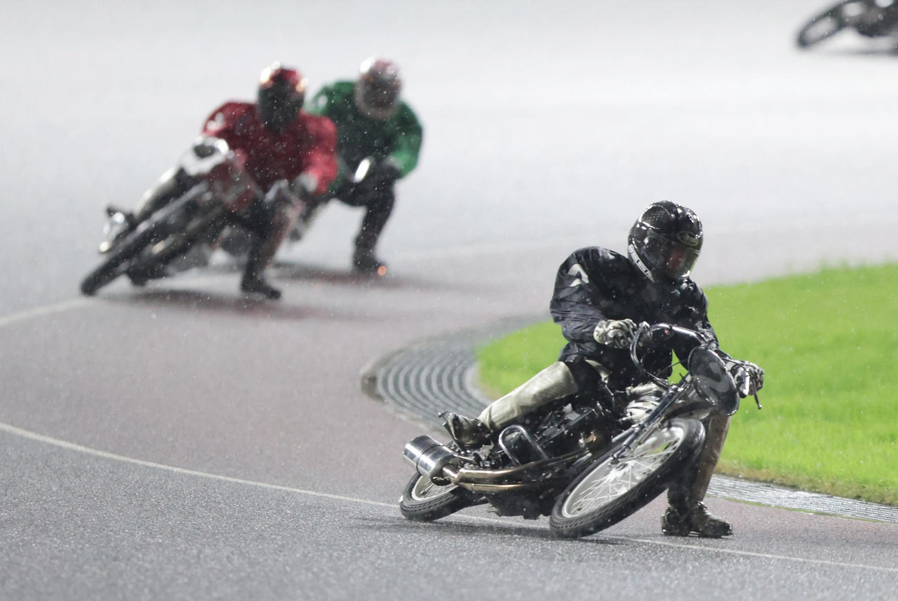 準決勝戦9R、1着高橋貢（2）、2着中村雅人（3）、3着佐藤摩弥（6）（撮影・柴田隆二）