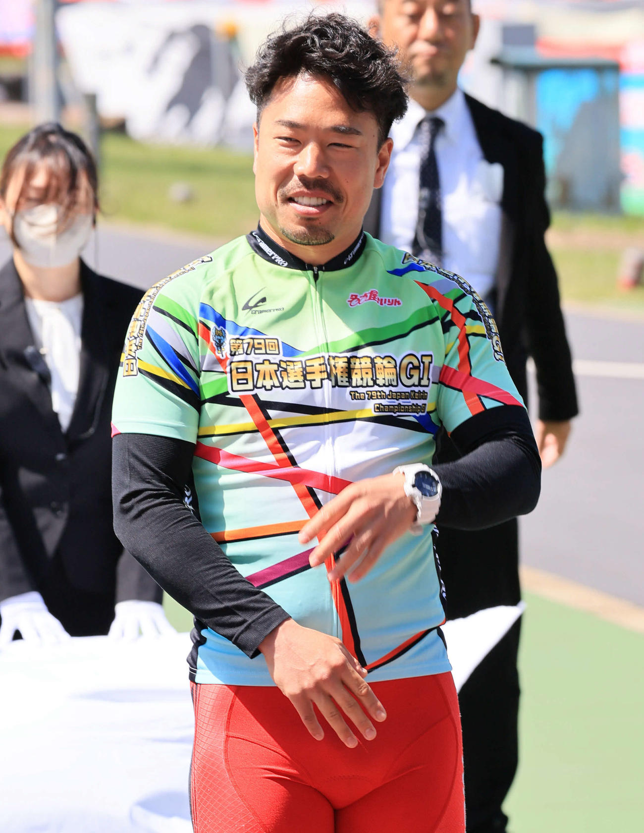 開会式に参加した古性優作（撮影・宮崎幸一）