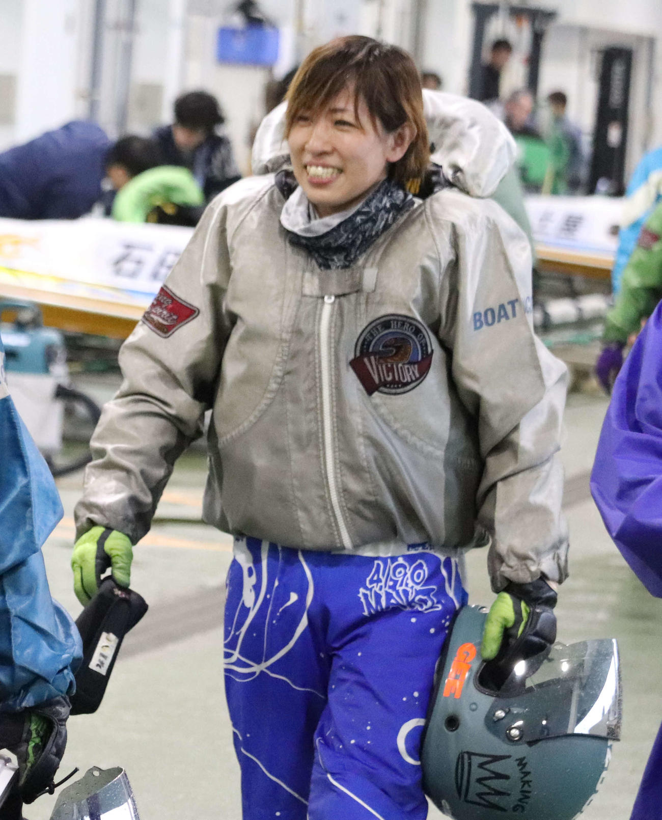 長嶋万記が荒れ水面の中を逃げ切ってオール女子戦を制した