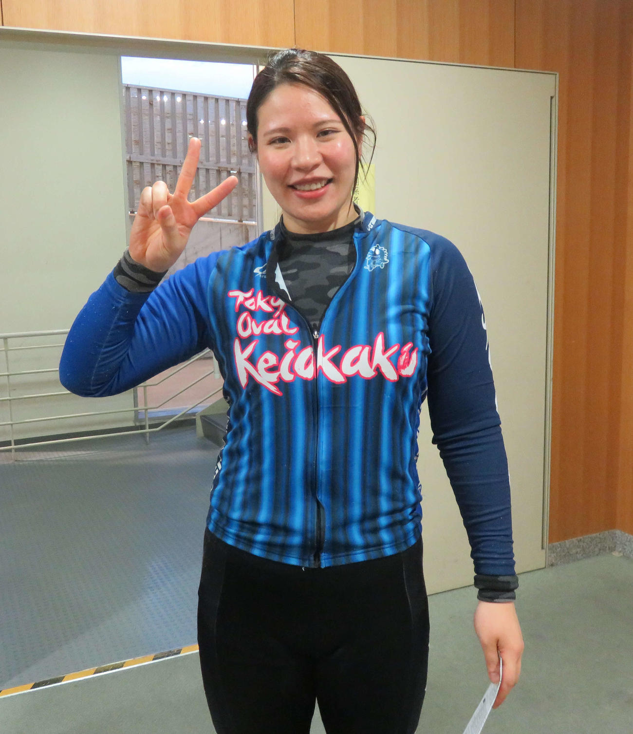 強風の中でも逃げ切り勝ちを決めた石井貴子