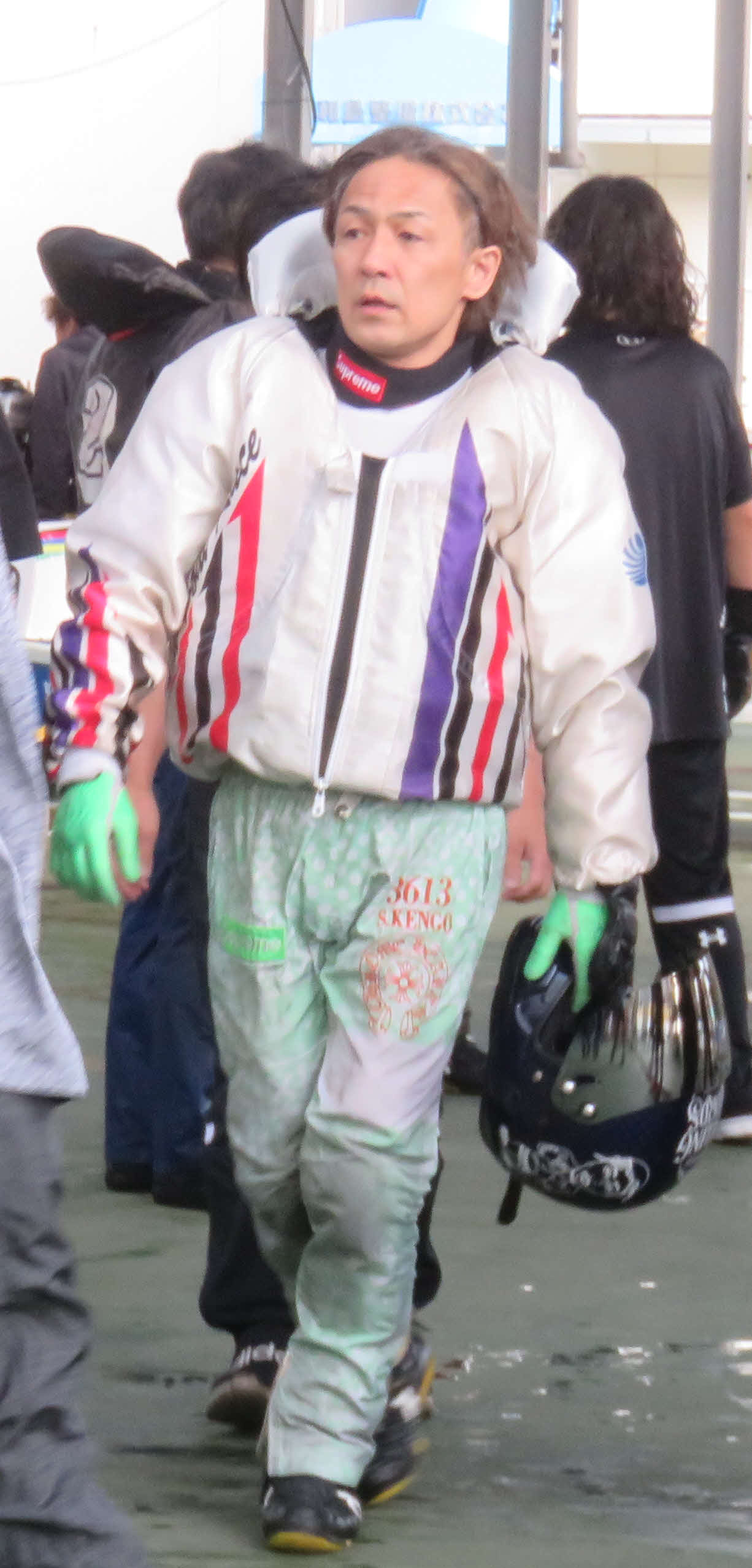 10Rを逃げ切った角谷健吾は、日またぎの3連勝
