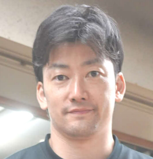 速攻からの抜け出しを図る古木賢